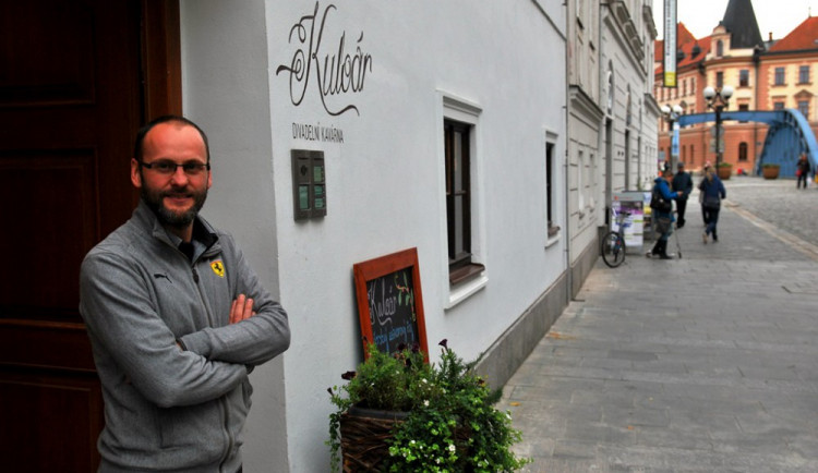 David Matějíček, provozní divadelní kavárny