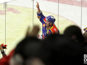 Josef Straka ukazuje, kolik těch gólů vlastně dneska dal