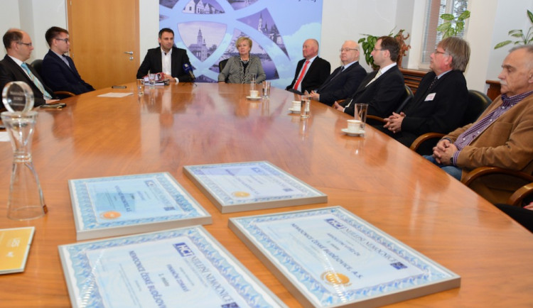 Nemocnice v Českých Budějovicích, Českém Krumlově a Prachaticích se radují z významného ocenění