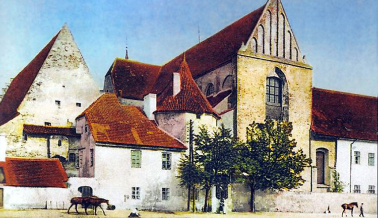 Část panoramatu historického jádra města v období c. k. na kolorované pohlednici