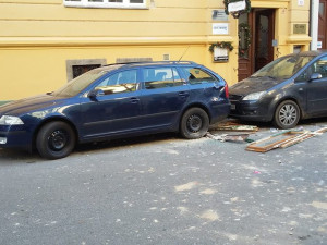 Ulice U Tří lvů uzavřena. Na místě vybuchla plynová bomba