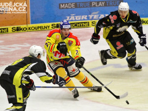 Rozehrávka Daniela Klineckého z vlastního obranného pásma