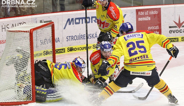 Motoráci kolektivním výkonem vybojovali proti Kadani sedmou výhru v řadě. Zaskvěl se gólman David Gába