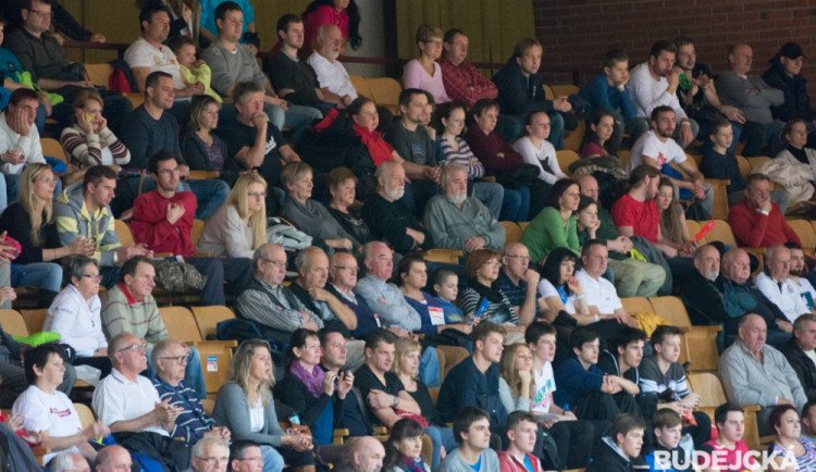 Publikum ve Sportovní hale