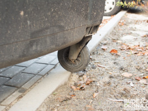 Kontejnery v ulici Plzeňská