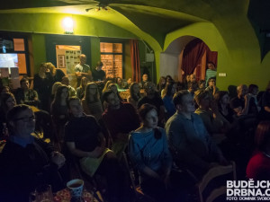 „Pod záštitou Flavia Enei (ředitel Museo del Mare e della Navigazione Antica v Santa Seveře) odkrýváme počátky evropské kultury. Snažíme se nejen přesunout tuny zeminy, ale i pochopit souvislosti a zasadit nové nálezy do historického kontextu. Přímé napoj