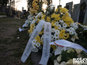 Dnes se lidé rozloučili s Jiřím Paďourem