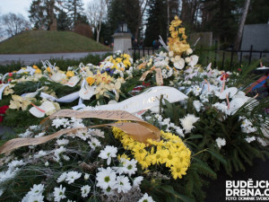 Dnes se lidé rozloučili s Jiřím Paďourem