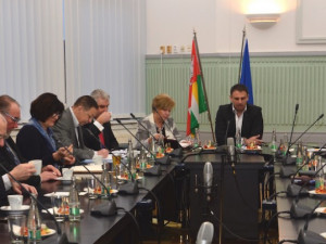 Zimola řešil s poslanci a senátory změny v EIA, které ohrožují dostavbu dálnice a železničního koridoru