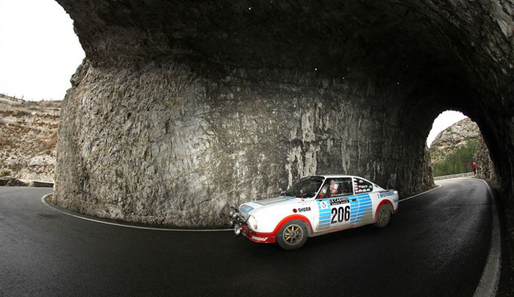 Na trati historického Monte Carla je Škoda 130 RS vidět
