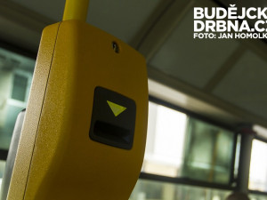 Počet černých pasažérů v budějcké MHD loni stoupl