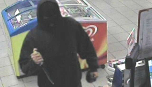 Maskovaný jednadvacetiletý lupič