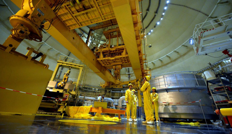 Pohled na reaktorový sál během odstávky