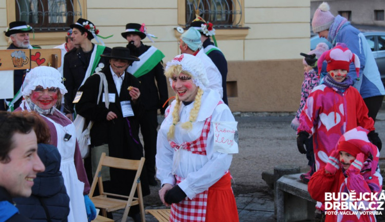 Hornoplánský masopust: Nechyběli lékaři, kozy ani kašpárci