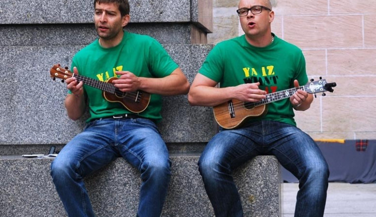 V Českém Krumlově chtějí regulovat pouliční umělce