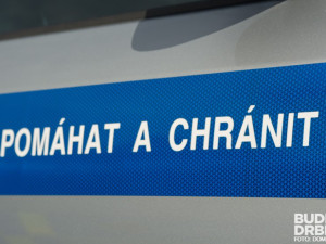 Okradly starší ženu v jejím domě, policisté dvojici mladých žen vypátrali v jiném kraji