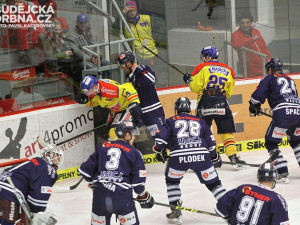 Jakub Babka bojuje u mantinelu o puk