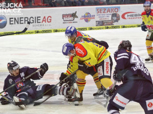 Souboj o puk ve středním pásmu