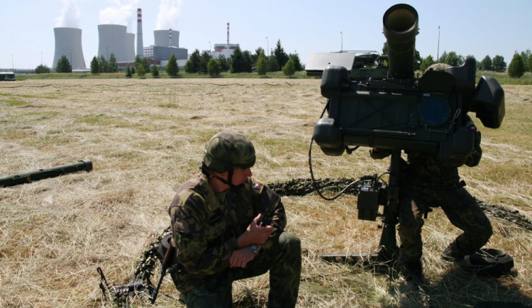Vojáci ze strakonického pluku při červnovém cvičení ochrany Temelína