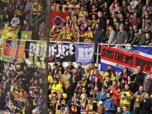 Kotel byl zaplněný takřka do posledního místečka