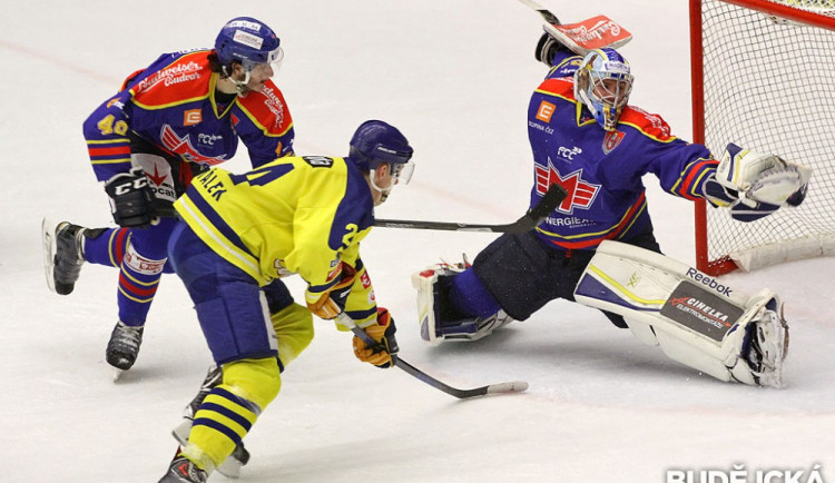 Ondřej Bláha efektním semaforem vychytal Vlastimila Dostálka. Přerovský útočník přesto vstřelil hattrick