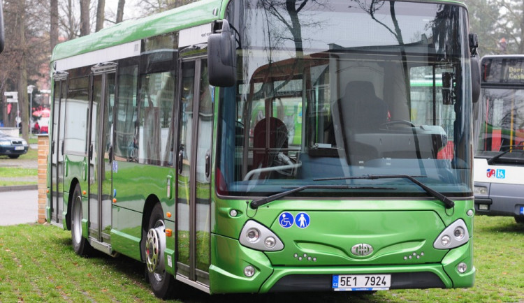 Nové elektrobusy mají jezdit i na náměstí. Zavedení linek závisí na dotaci