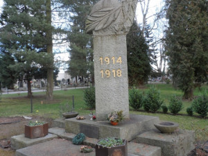PŘÍBĚHY SAKRÁLNÍCH PAMÁTEK: Autor pomníku padlým vojákům na hřbitově u sv. Otýlie byl popraven gestapem
