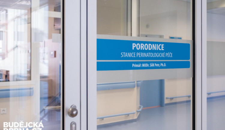 Budějcká nemocnice zahájila provoz nové stanice perinatologie. Rodičky ji ocení