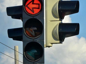 Světelná signalizace křižovatky Levobřežní s Labskou nefunguje