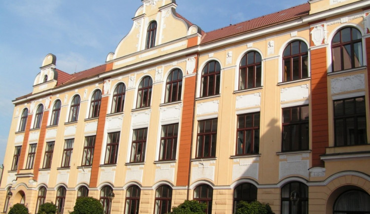 Gymnázium Jírovcova