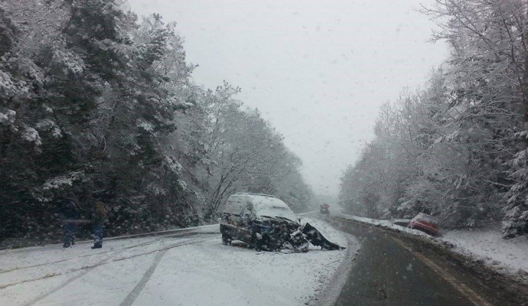 U Boršova uzavřela silnici hromadná nehoda.