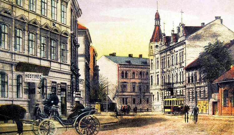 Proč Žižkova třída? Leží totiž ve směru rodiště slavného vojevůdce