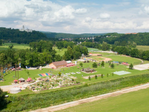 Sportovně relaxační areál v Hluboké nad Vltavou