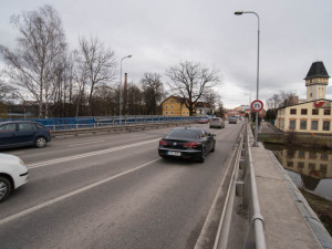 Dopravu na jihu zkomplikují rekonstrukce několika mostů