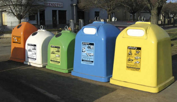 Kontejnery na tříděný odpad