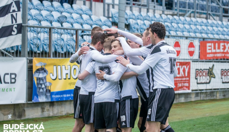 Dynamo neproměnilo dvě penalty, Sokolov jednu. Přesto se domácí radují ze tří bodů