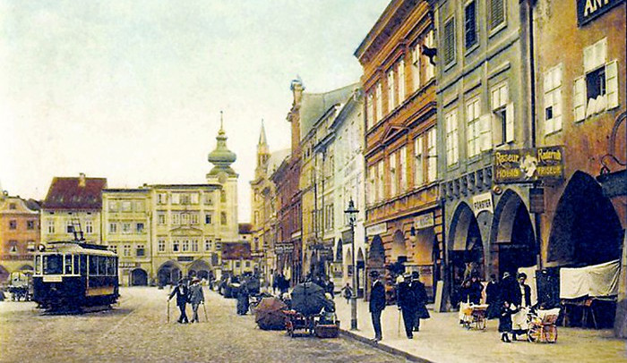 Severní strana náměstí před 1. světovou válkou