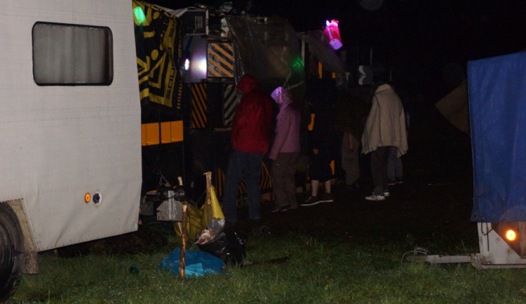 Víkendové hudební akci na louce