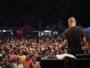 Open Air Musicfest Přeštěnice: Oslavte začátek prázdnin pořádnou dávkou muziky!