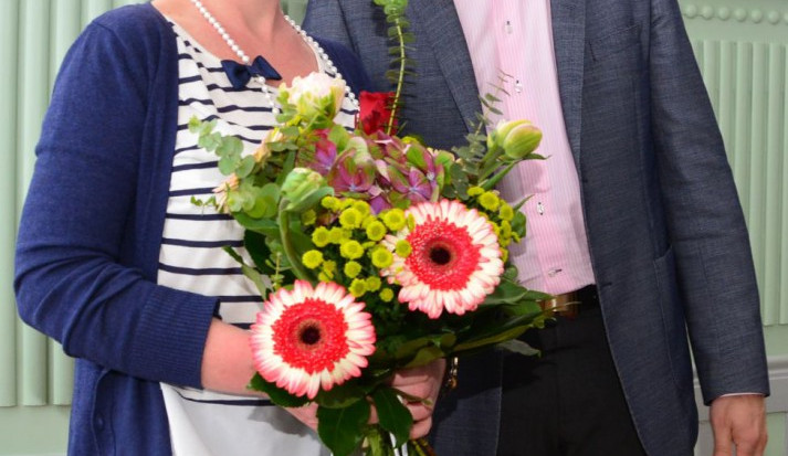 Vítězka soutěže Žena regionu Vanda Polívková s hejtmanem Jiřím Zimolou