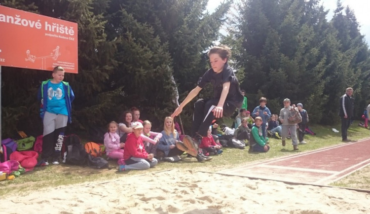 Sektor pro skok daleký a sprinterskou rovinku mohou nově využívat děti z Horní Stropnice