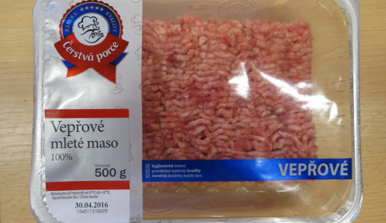 Laboratorní test odhalil bakterie salmonelózy ve vepřovém mase z Lidlu