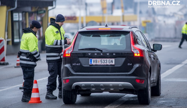 Jihočeští policisté se v týdnu připojili k celostátní akci, která odhalovala nelegální migraci