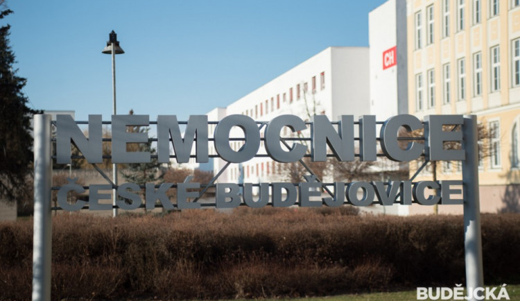 Virtuální lékař budějcké nemocnice zodpoví dotazy zájemců na chatu