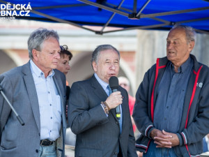 Prezident mezinárodní automobilové federace Jean Todt odstartoval 5. ročník New Energies Rallye