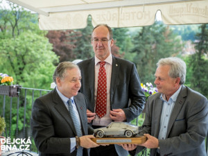 Prezident mezinárodní automobilové federace Jean Todt odstartoval 5. ročník New Energies Rallye