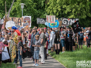 Majálesový průvod 2016