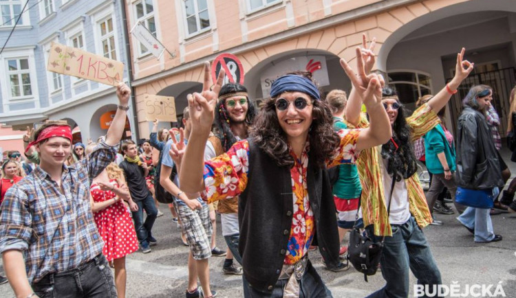 Majálesový průvod 2016