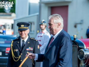 Miloš Zeman na návštěvě u budějckých hasičů