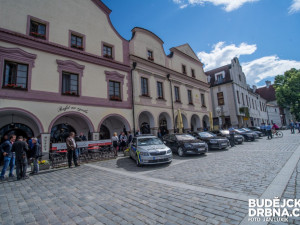 Bezpečnostní opatření před třeboňským hotelem